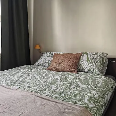 Cosy In Antwerp's Hipster Neighbourhood Apartman
